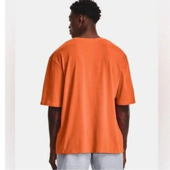 NWT Under Armour Playback Boxy Short Sleeve Tee Medium - Picture 2 of 10